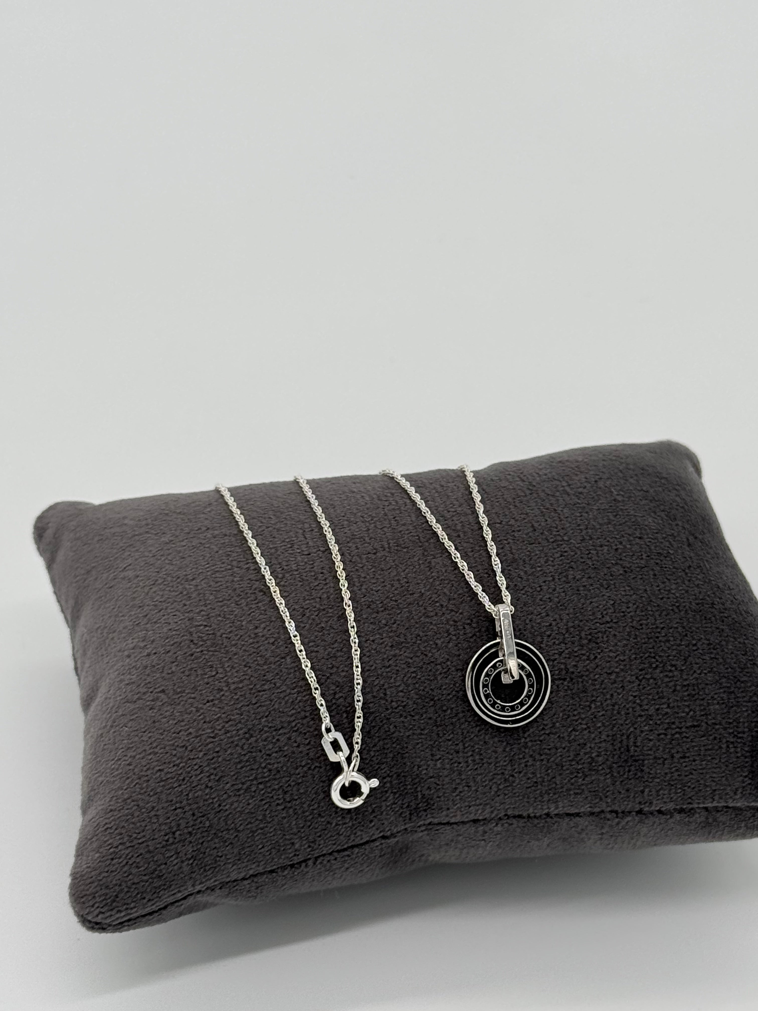 Funkelndes Circle Collier mit 21 Steinen in 925 Silber