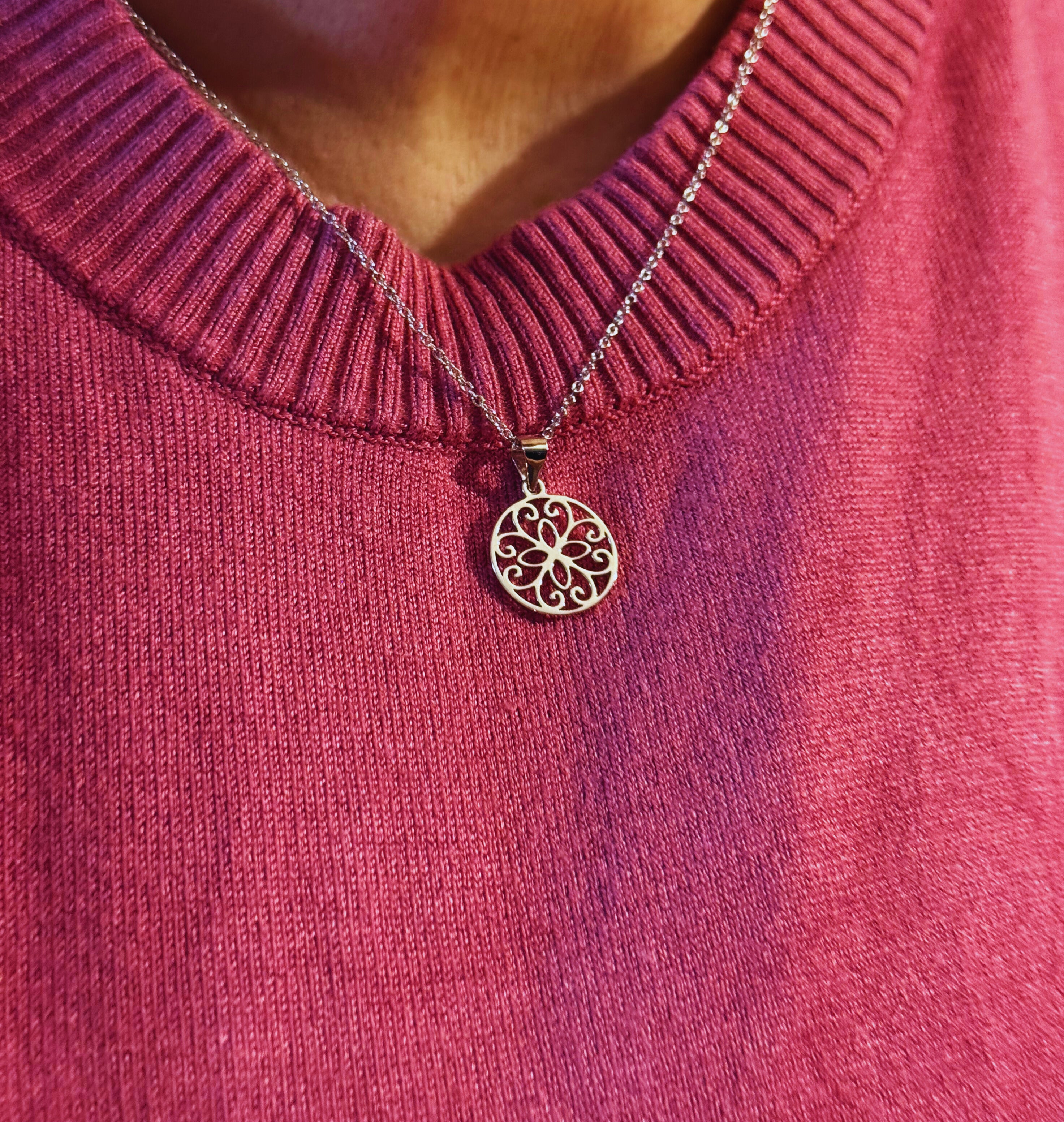 Zartes Blumen Collier – Inspiriert von der Natur 🌸