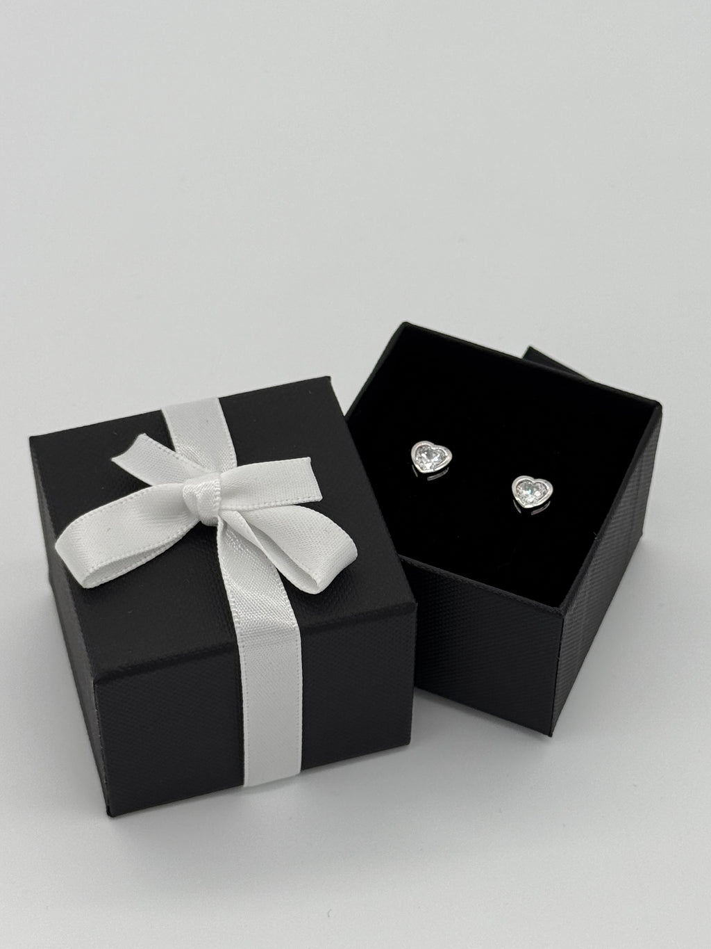 Ohrstecker Herz in Weiß | Silber 925