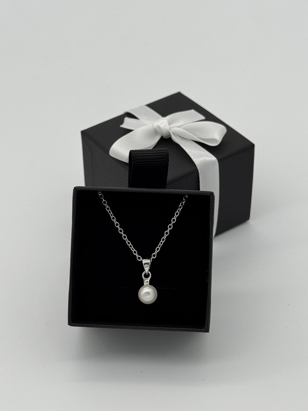 Zeitloses Perlencollier in 925 Silber