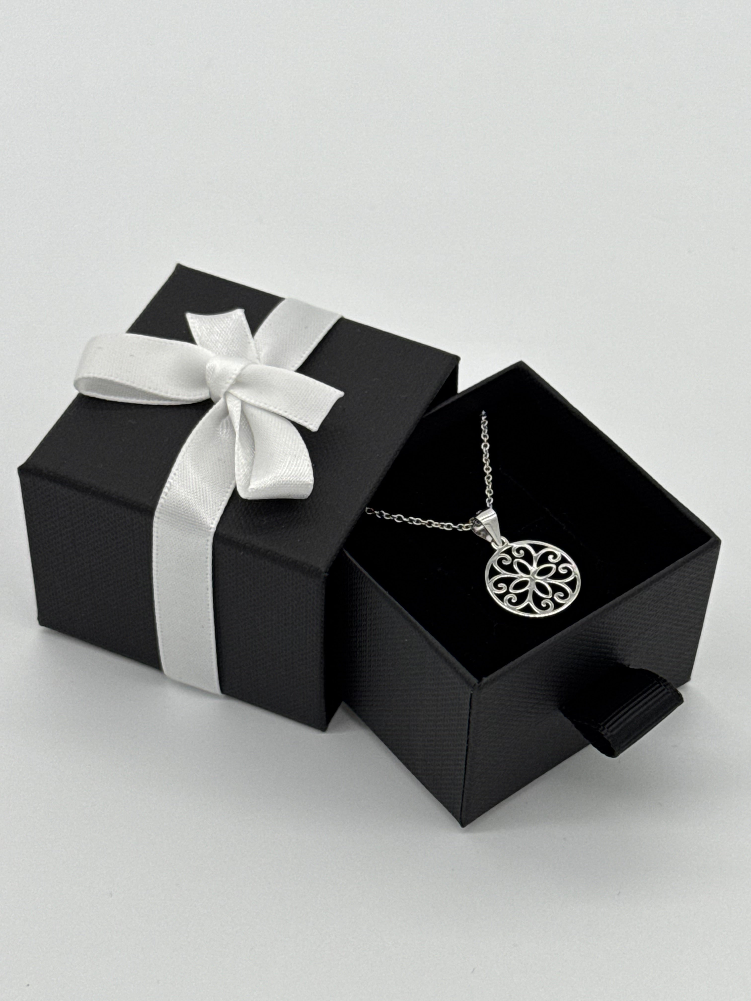 Zartes Blumen Collier – Inspiriert von der Natur 🌸