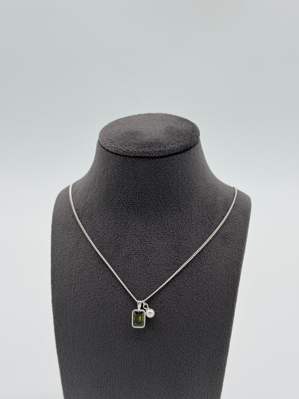 Collier mit edler Anhängerkombination - Oliver Baguette Stein, Perle, Herz