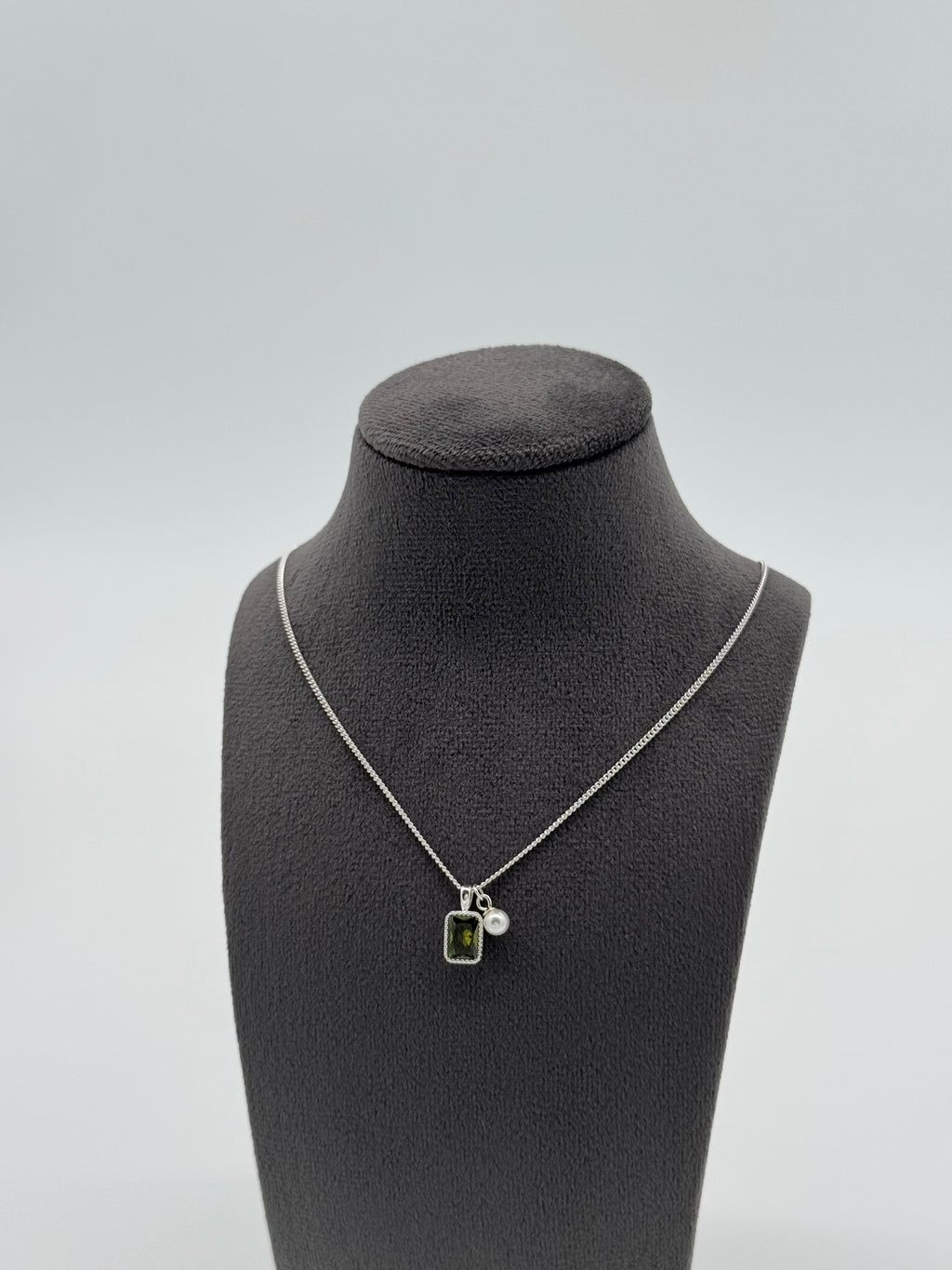 Collier mit edler Anhängerkombination - Oliver Baguette Stein, Perle, Herz