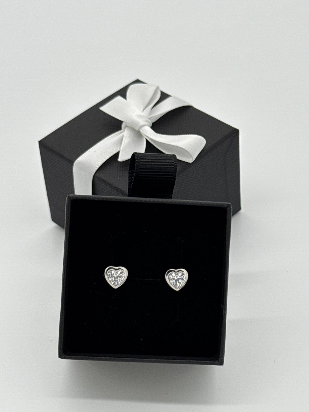 Ohrstecker Herz in Weiß | Silber 925