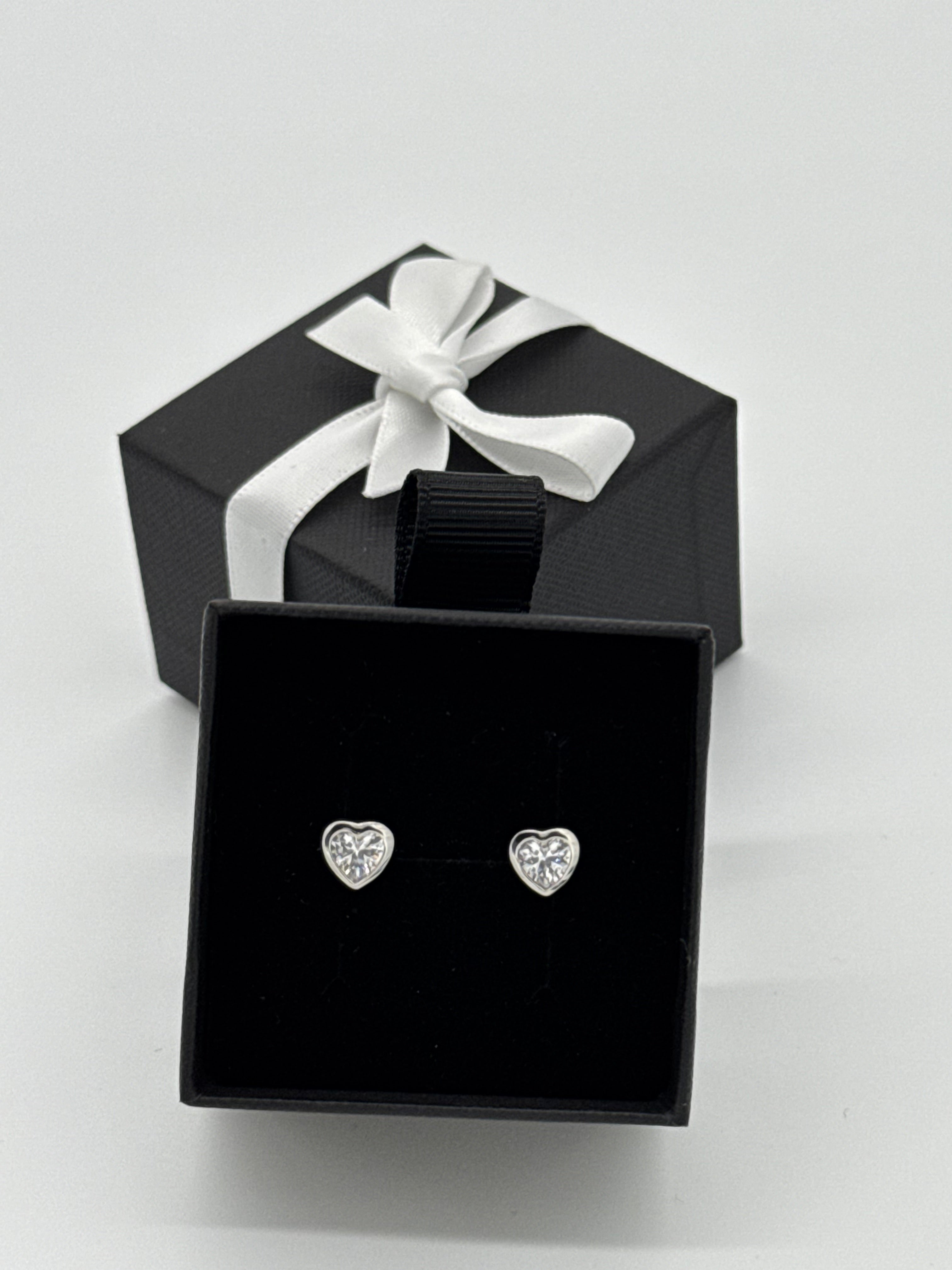 Ohrstecker Herz in Weiß | Silber 925