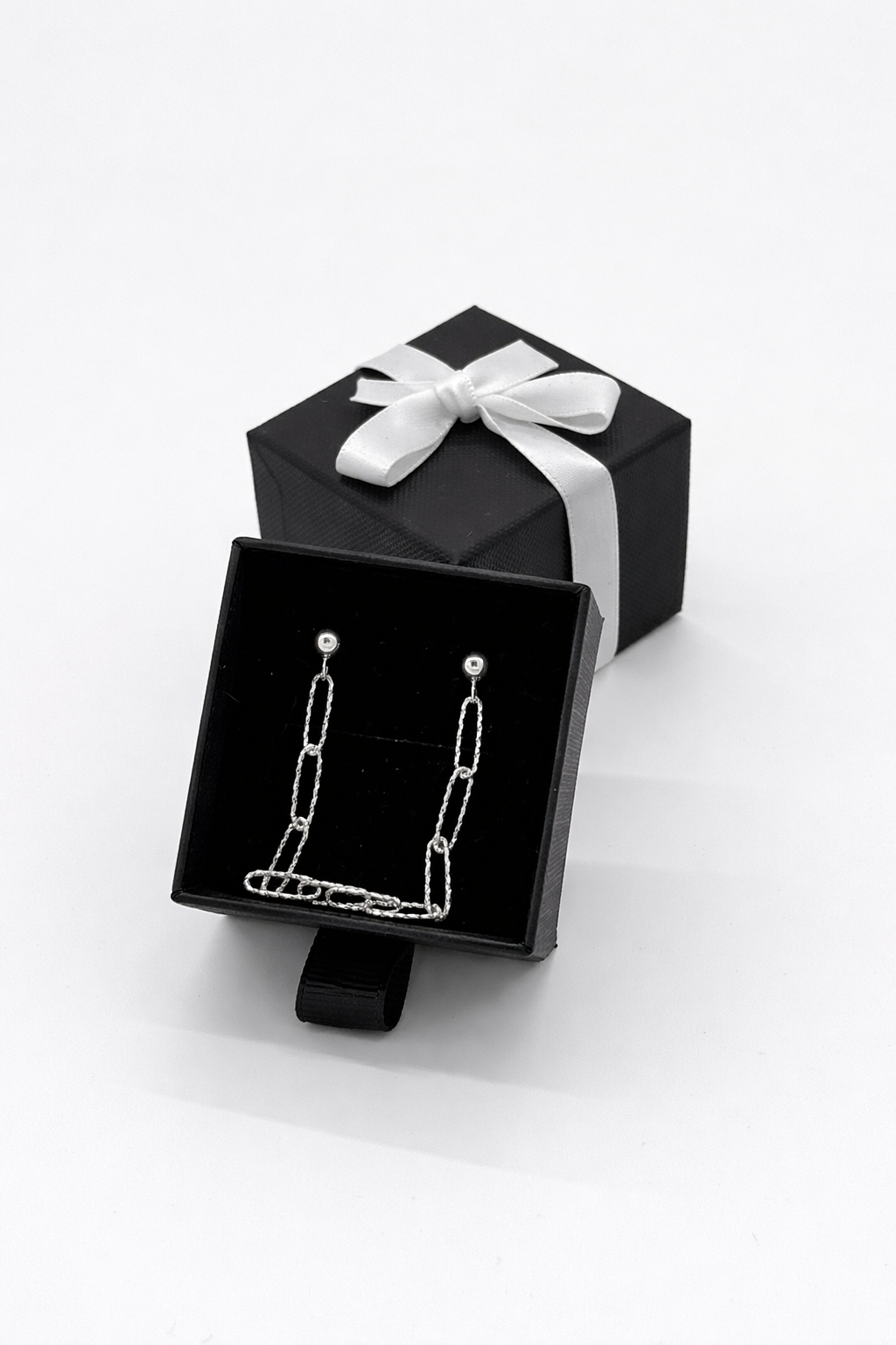 Elegante Ohrstecker mit 5 diamantierten Gliedern in 925 Silber